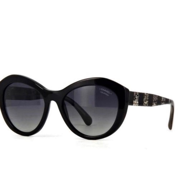 Authentic Chanel glasses with case - Picture 2 of 7